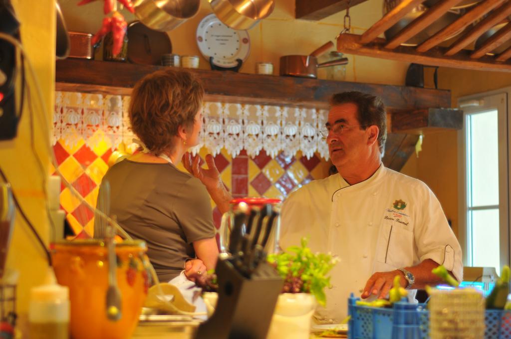 Bastide Des Princes B&B Caderousse 外观 照片