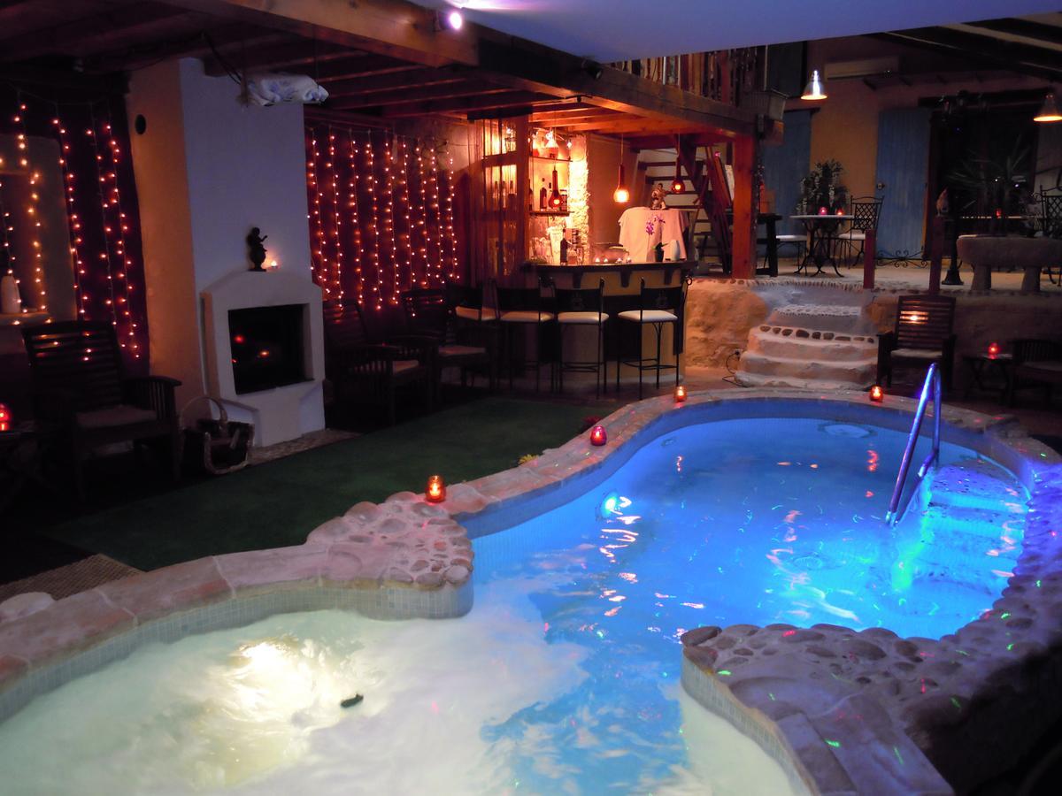 Bastide Des Princes B&B Caderousse 外观 照片