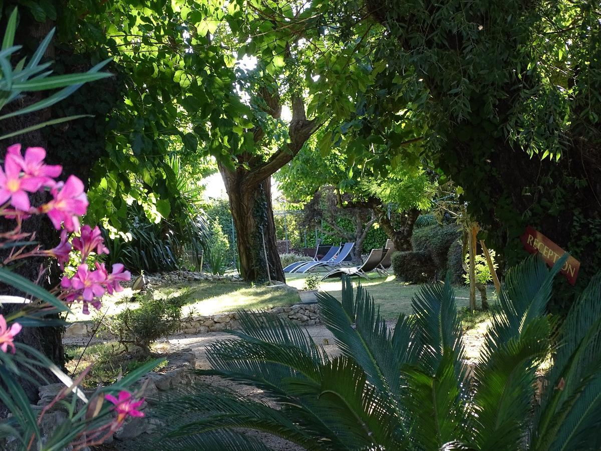 Bastide Des Princes B&B Caderousse 外观 照片